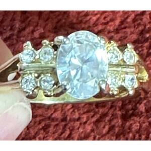 -RING Beautiful Engagement Gold tone Cubic Zirconia Ring Size‎ 9.5